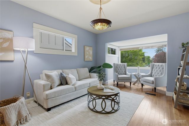 1031 N Steele Street, Tacoma, WA 98406