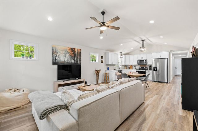 1274 HOLLY VISTA DR, Colonial Beach, VA 22443