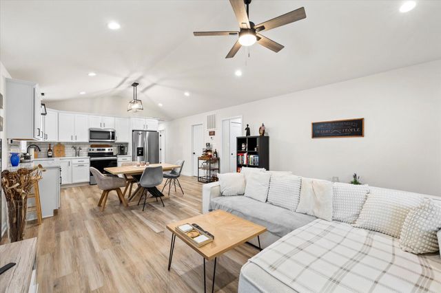 1274 HOLLY VISTA DR, Colonial Beach, VA 22443
