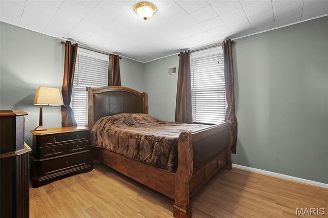 6516 Pernod Avenue, St Louis, MO 63139
