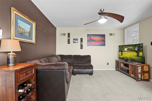 6516 Pernod Avenue, St Louis, MO 63139
