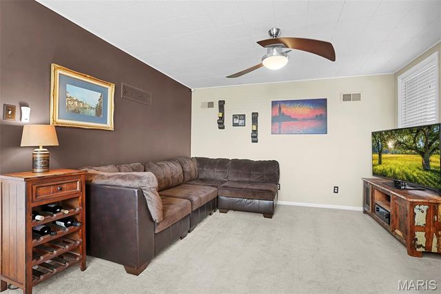 6516 Pernod Avenue, St Louis, MO 63139