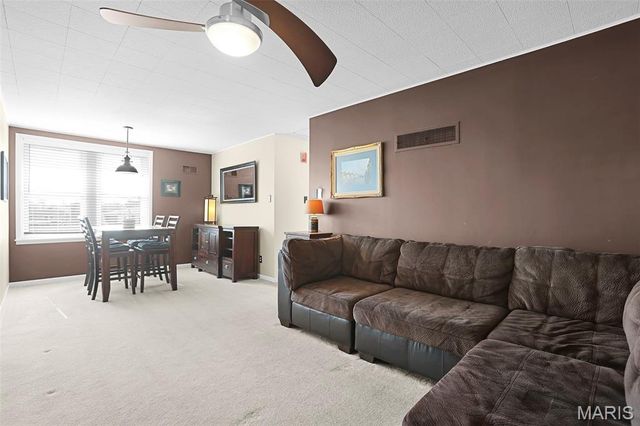 6516 Pernod Avenue, St Louis, MO 63139