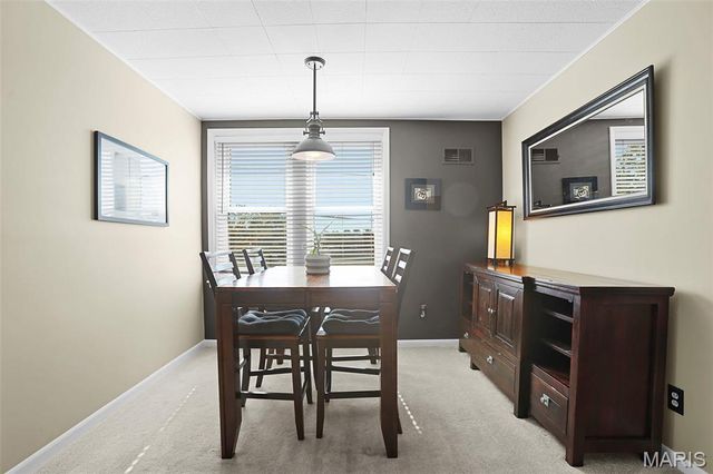6516 Pernod Avenue, St Louis, MO 63139