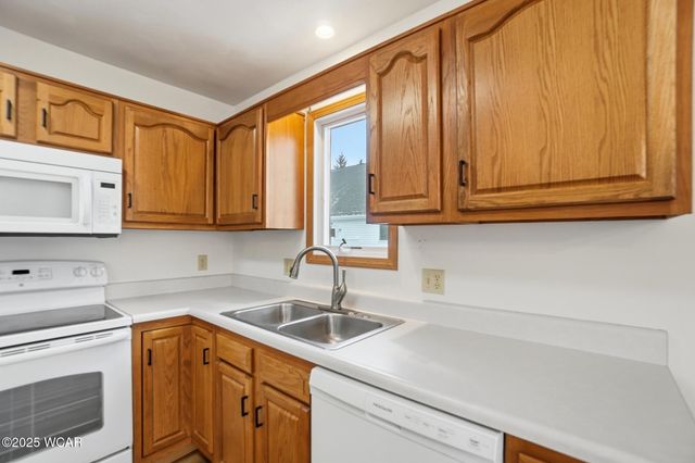 123 Eagles Point W, Lima, OH 45805