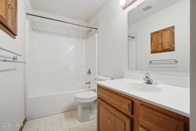 123 Eagles Point W, Lima, OH 45805