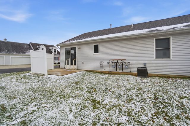 123 Eagles Point W, Lima, OH 45805