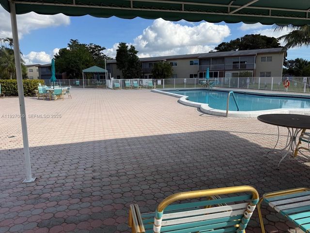 7605 NW 5th Ct 102, Margate, FL 33063