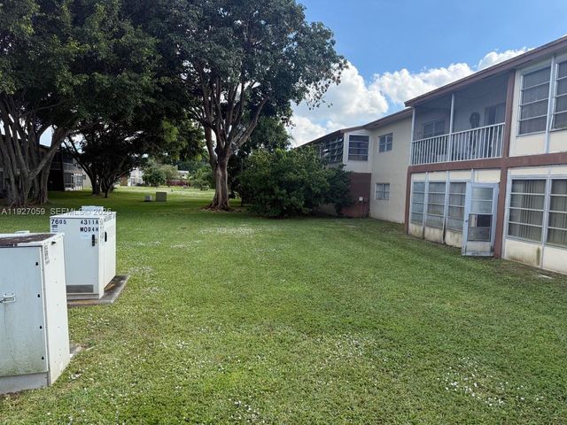 7605 NW 5th Ct 102, Margate, FL 33063