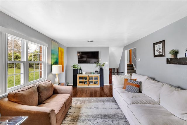 2537 N Lightwood Ave, Bethel Park, PA 15102