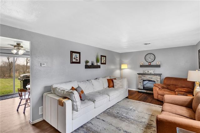 2537 N Lightwood Ave, Bethel Park, PA 15102