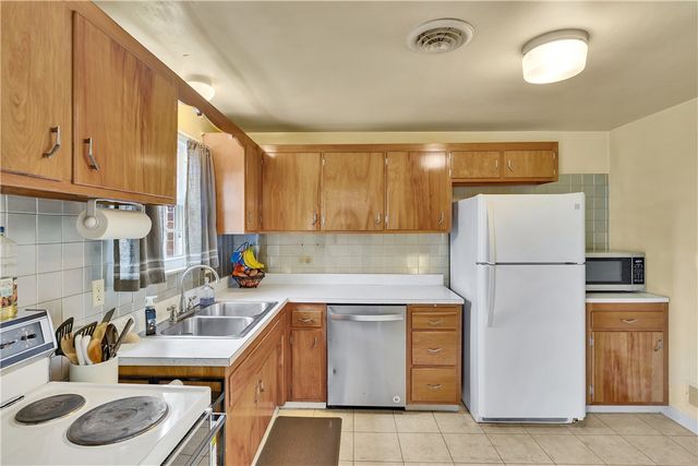 2537 N Lightwood Ave, Bethel Park, PA 15102