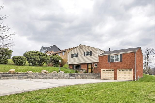 2537 N Lightwood Ave, Bethel Park, PA 15102