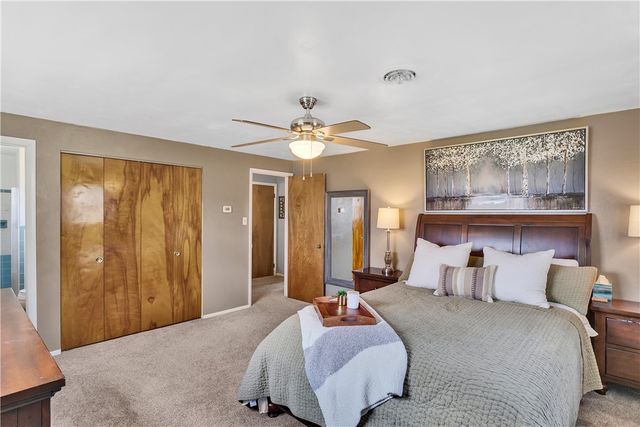 2537 N Lightwood Ave, Bethel Park, PA 15102