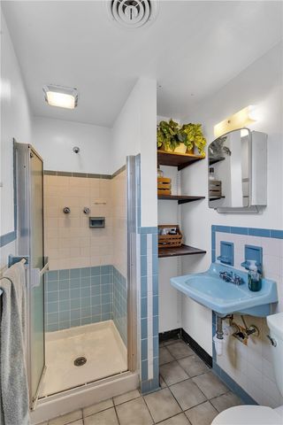 2537 N Lightwood Ave, Bethel Park, PA 15102