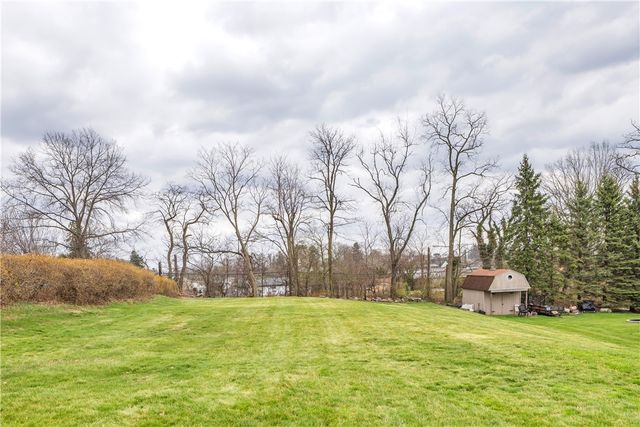 2537 N Lightwood Ave, Bethel Park, PA 15102