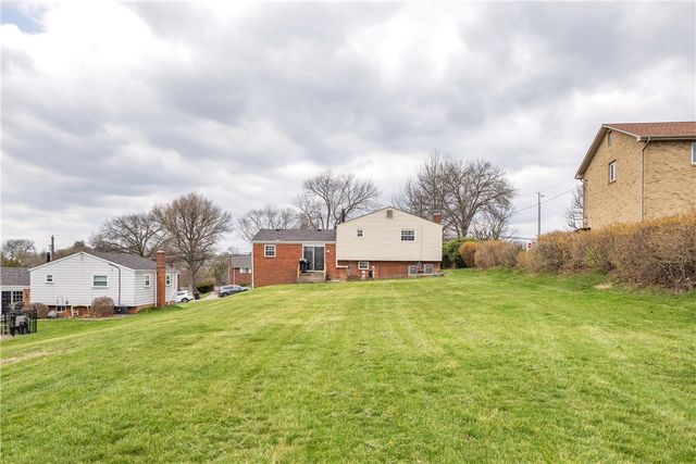 2537 N Lightwood Ave, Bethel Park, PA 15102