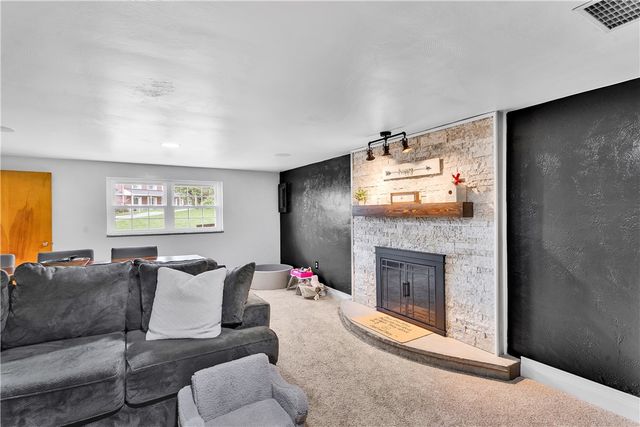 2537 N Lightwood Ave, Bethel Park, PA 15102