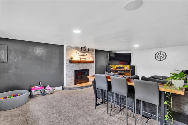 2537 N Lightwood Ave, Bethel Park, PA 15102