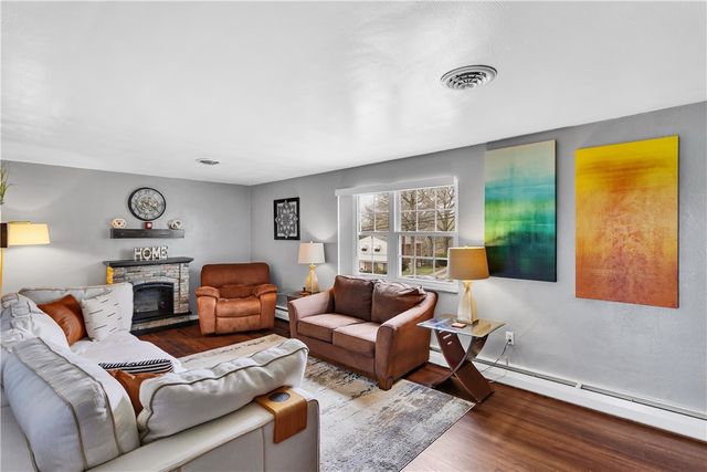 2537 N Lightwood Ave, Bethel Park, PA 15102