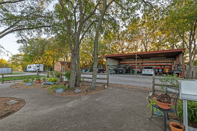 2104 W Holiday, Fate, TX 75087