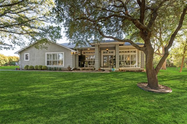 2104 W Holiday, Fate, TX 75087