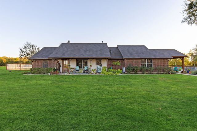 2104 W Holiday, Fate, TX 75087