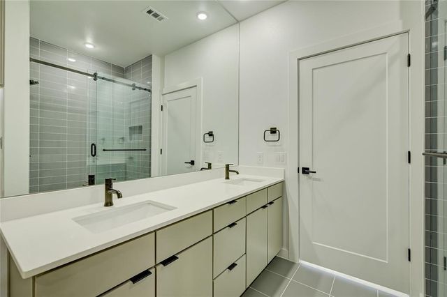 100 W Mockingbird LN 403, Austin, TX 78745