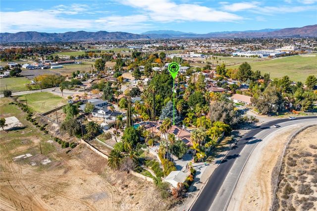 1981 Park, Hemet, CA 92544