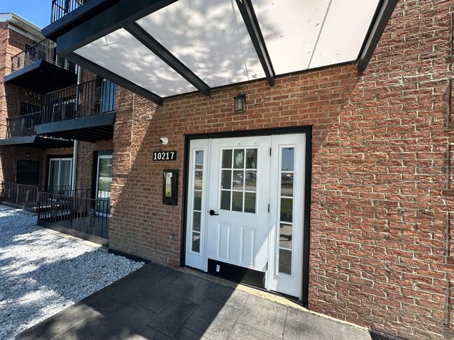 10217 Dearlove Road 102, Glenview, IL 60025