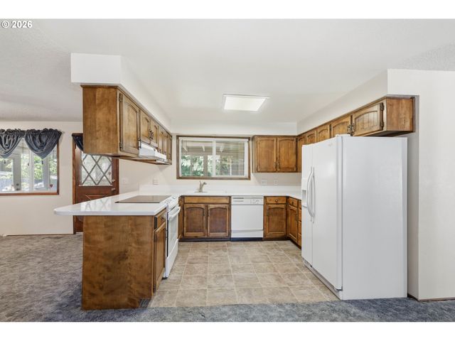 488 CASCADE Dr, Springfield, OR 97478