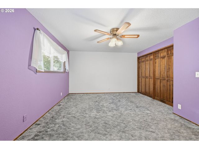 488 CASCADE Dr, Springfield, OR 97478