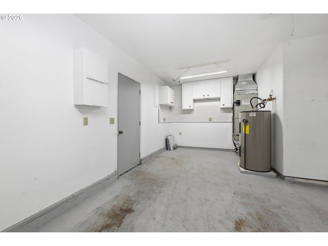 488 CASCADE Dr, Springfield, OR 97478
