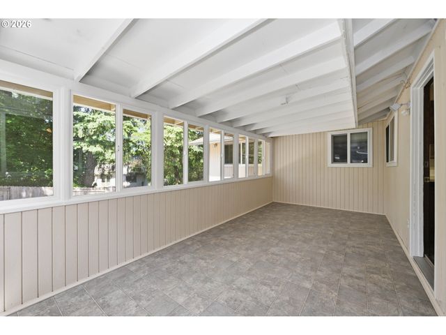 488 CASCADE Dr, Springfield, OR 97478