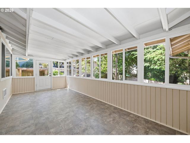 488 CASCADE Dr, Springfield, OR 97478