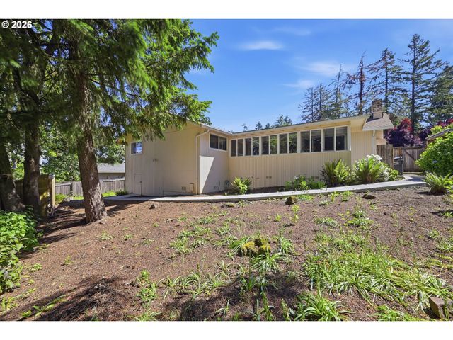 488 CASCADE Dr, Springfield, OR 97478