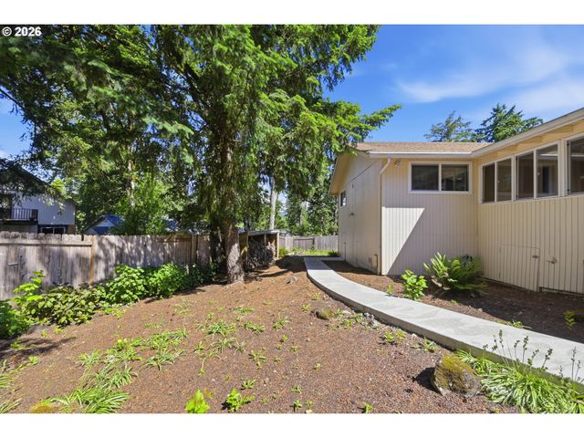 488 CASCADE Dr, Springfield, OR 97478