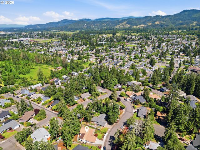 488 CASCADE Dr, Springfield, OR 97478