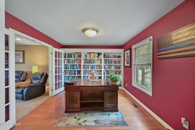 8502 Snapdragon Lane, Monclova, OH 43542
