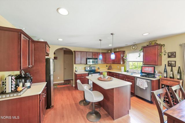 8502 Snapdragon Lane, Monclova, OH 43542