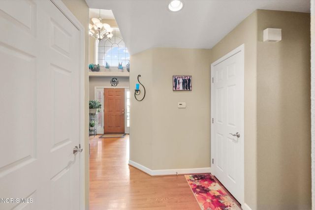 8502 Snapdragon Lane, Monclova, OH 43542