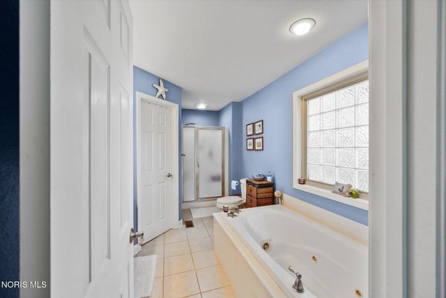 8502 Snapdragon Lane, Monclova, OH 43542