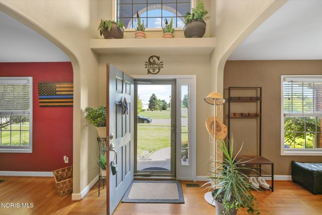 8502 Snapdragon Lane, Monclova, OH 43542