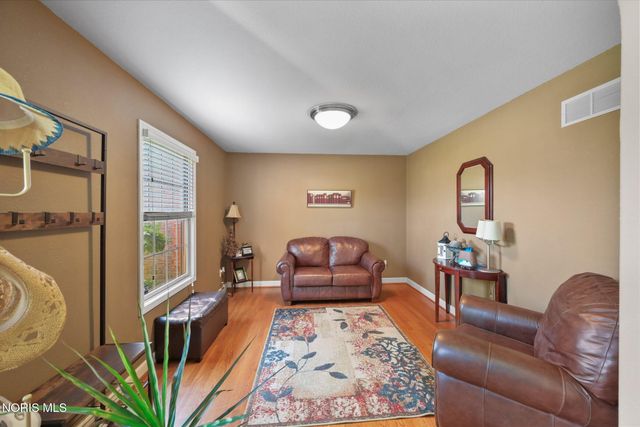 8502 Snapdragon Lane, Monclova, OH 43542