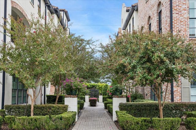 1208 Mosaico Lane, Houston, TX 77055