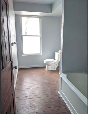 131 Spring St, California, PA 15423