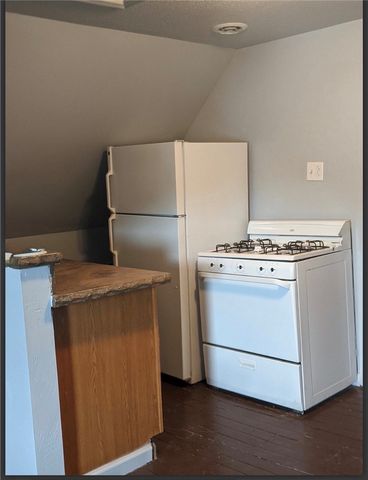 131 Spring St, California, PA 15423