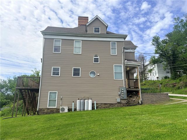 131 Spring St, California, PA 15423