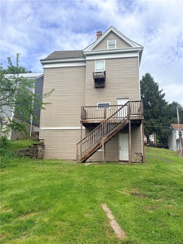 131 Spring St, California, PA 15423