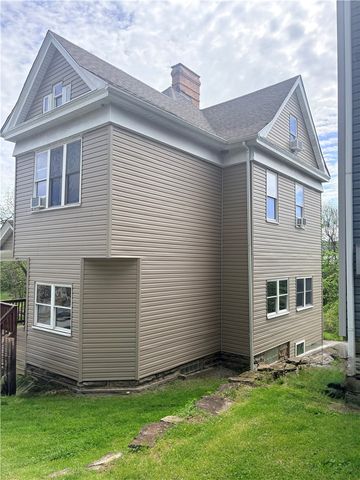 131 Spring St, California, PA 15423